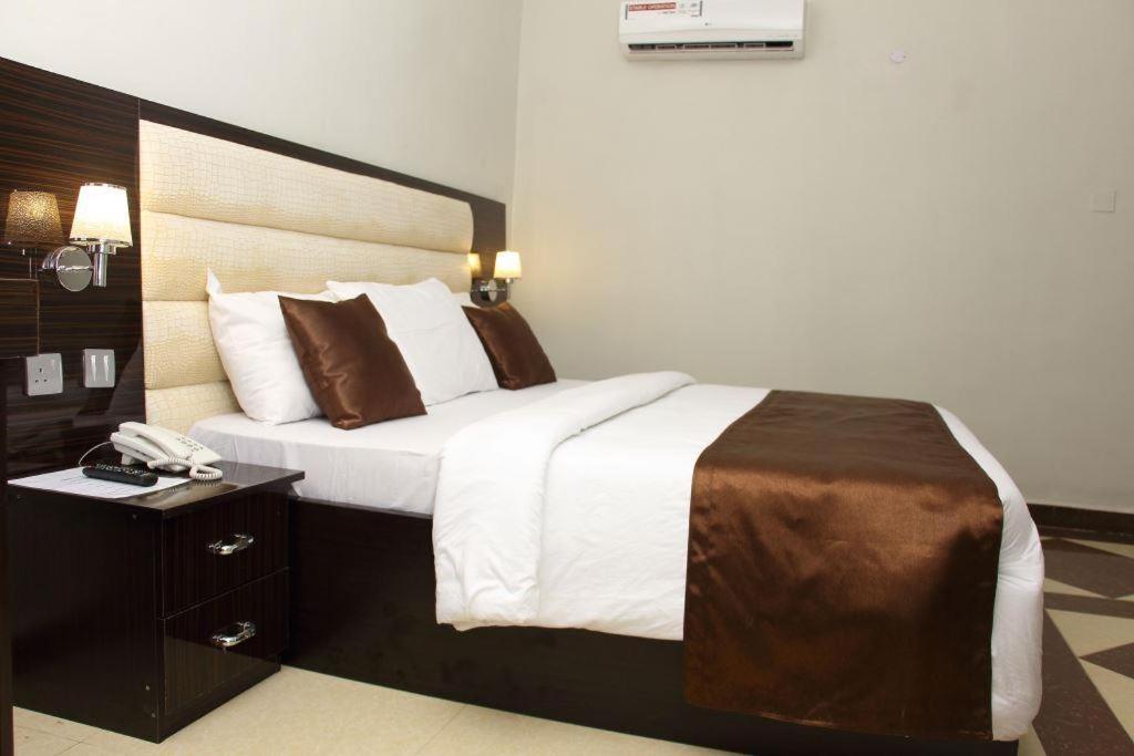 E-Suite Hotel Abuja Exteriör bild